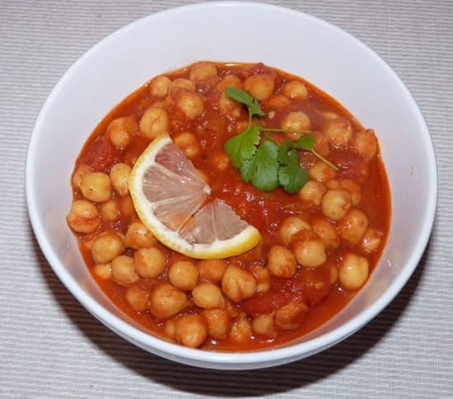 Chicken Tikka Masala/Chana Masala.
